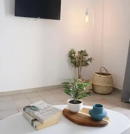 Διαμέρισμα Airy Flat At Xenios Avlais Αλυκανάς