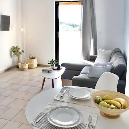 Διαμέρισμα Airy Flat At Xenios Avlais Αλυκανάς
